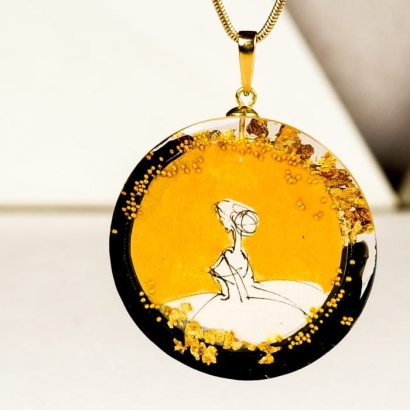 biżuteria artystyczna autorska - ręcznie malowany złoty naszyjnik